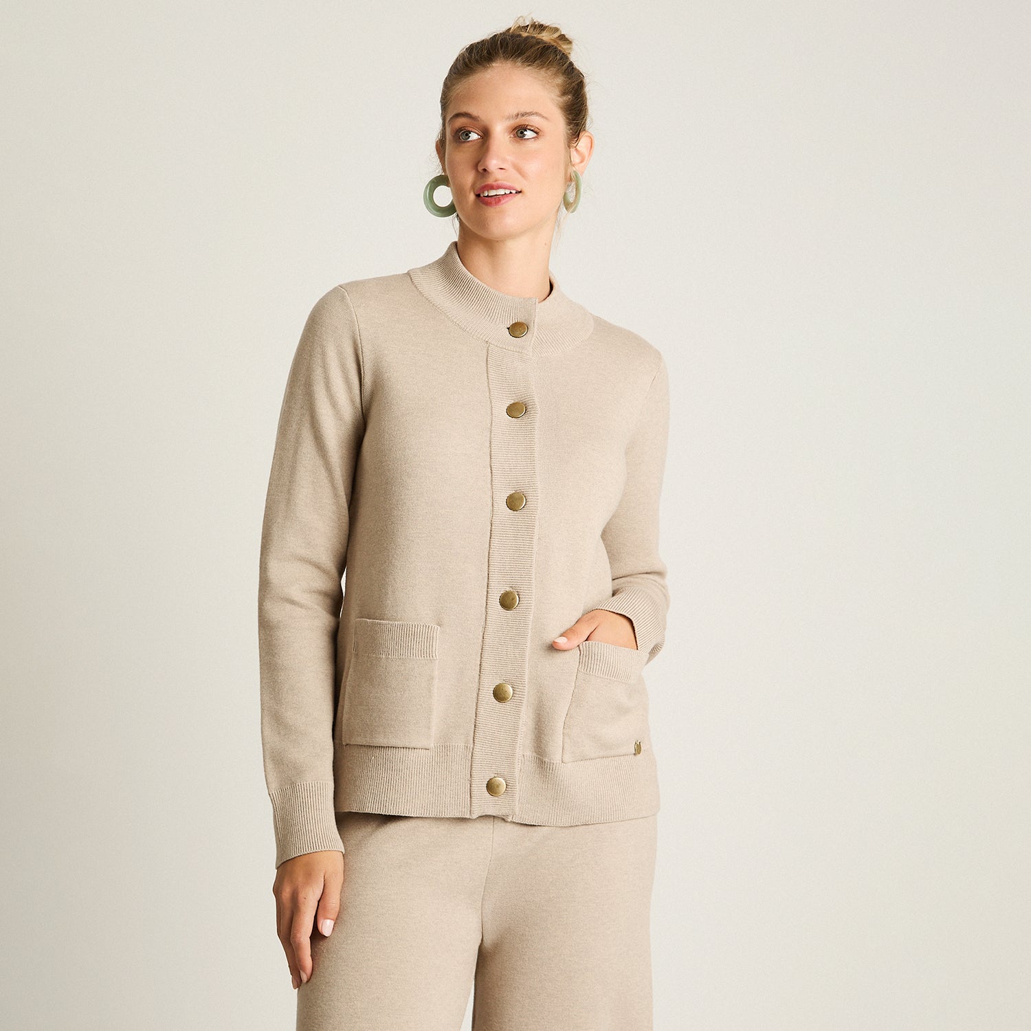 Cardigan Beige Manga Larga Elasticidad Media Sin Forro Calce Normal Tela Tejido